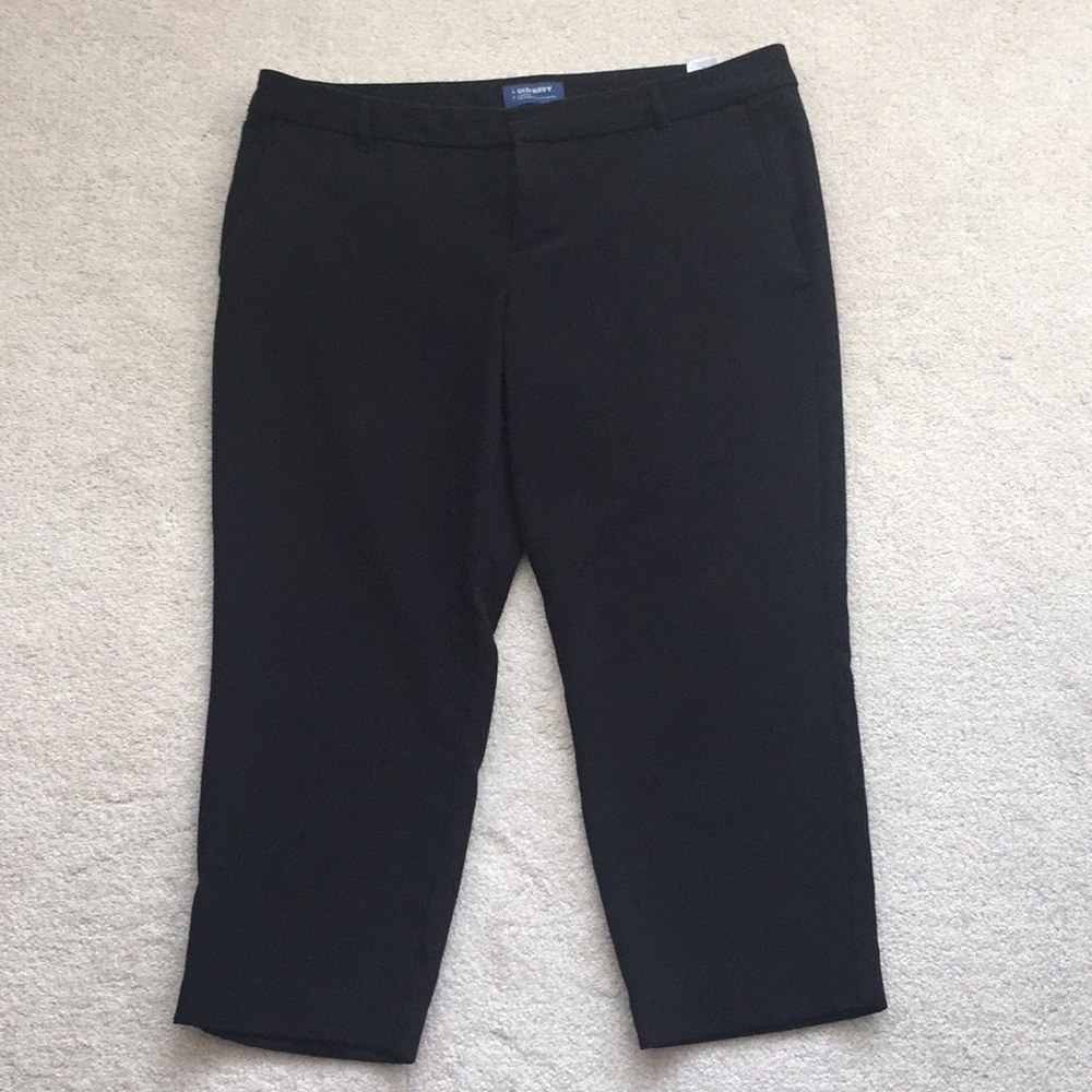 Black capri trousers